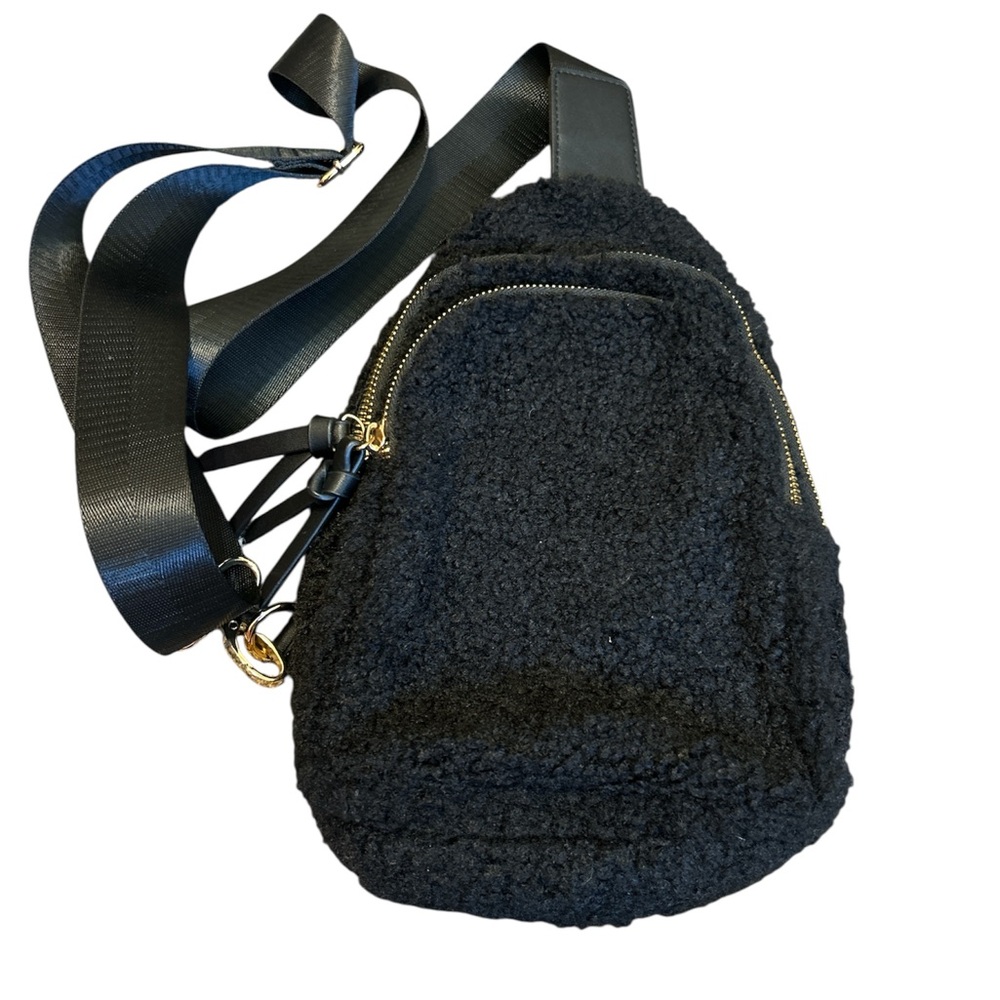 Ah-Dorned Black Sherpa Sling Crossbody Bag – NWOT